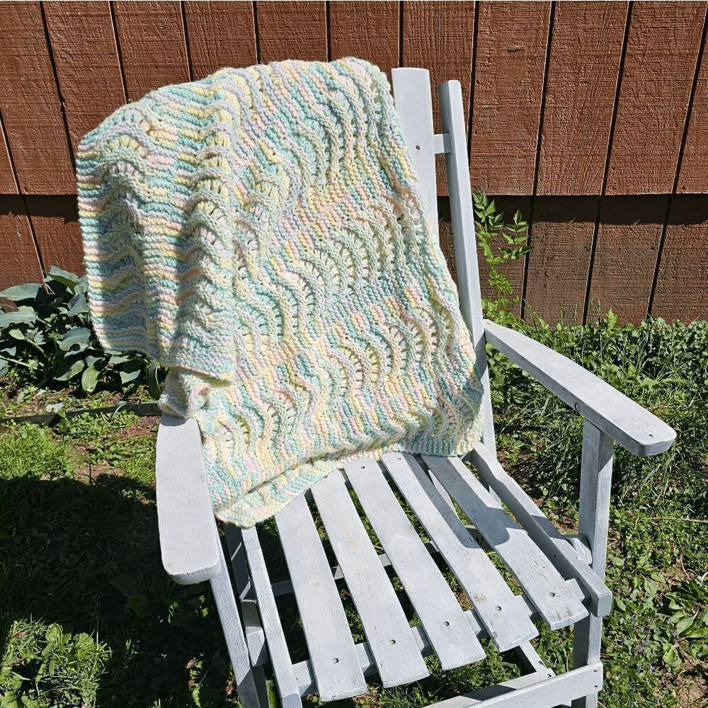Vintage Handmade Crochet‎ pastel blanket scalloped beachy baby